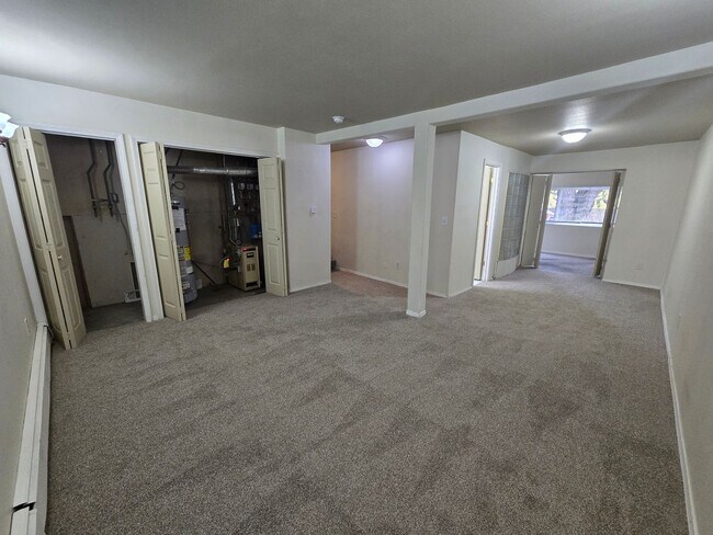 Building Photo - Large Beautiful South Hill Home! Available...