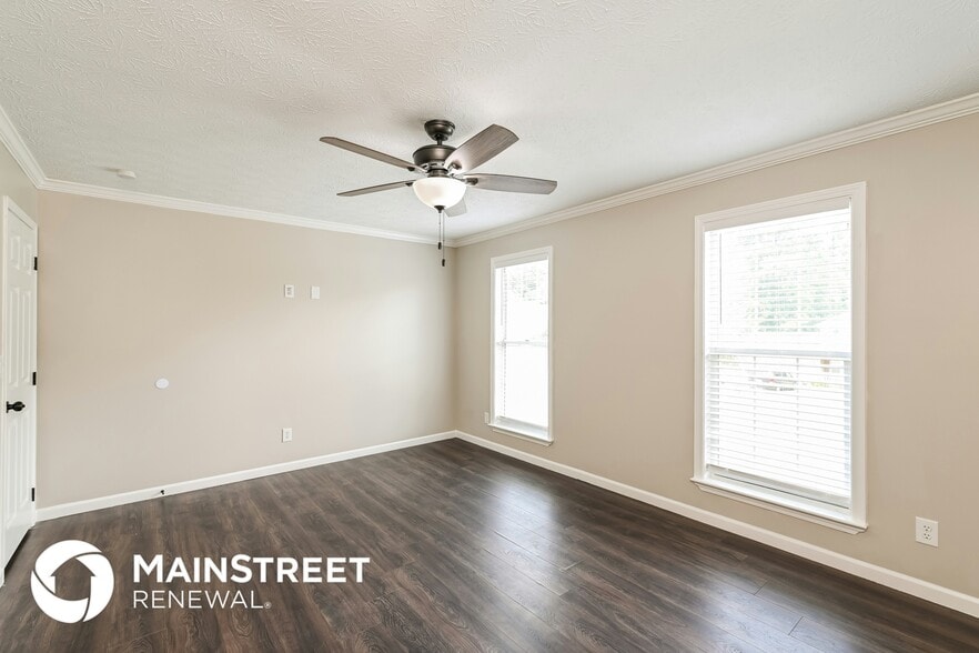 Building Photo - 493 Stonemill Manor
