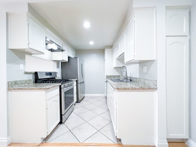 Building Photo - 5452 Alvern Cir