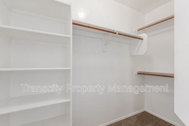 Building Photo - 4189 S Rim Rd