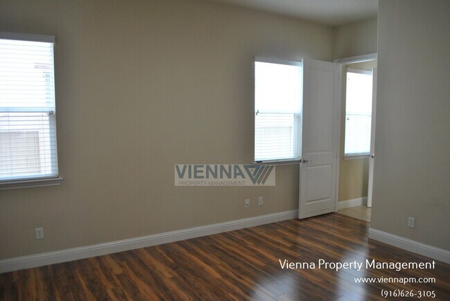 Building Photo - 2101 Harpford Dr