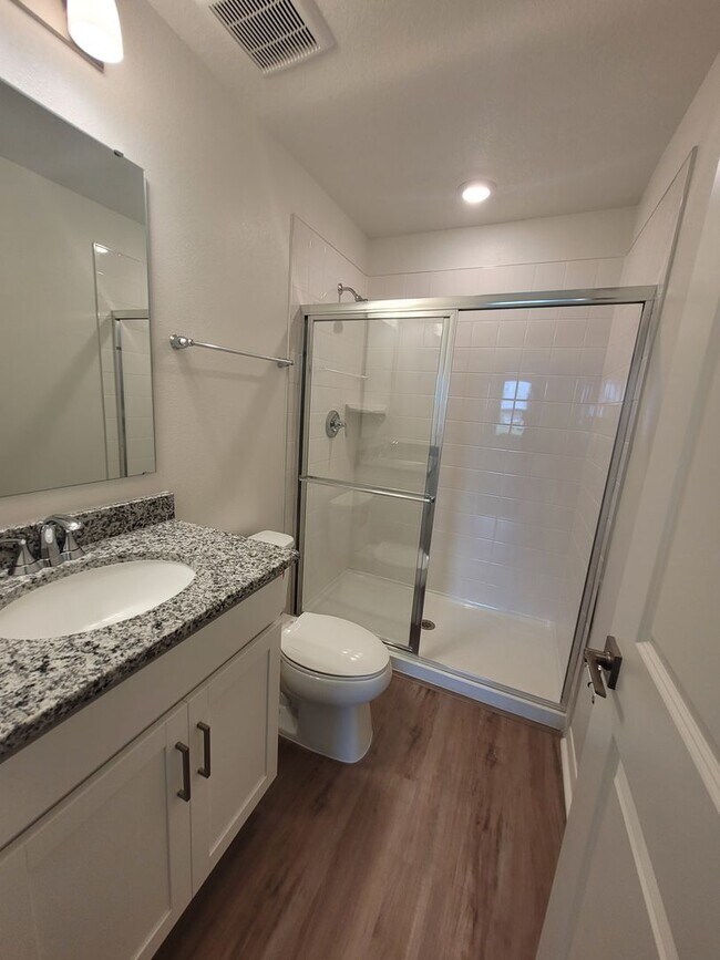 Building Photo - Brand New 3 bed 2.5 bath in beautiful Mirabella neighborhood in Davenport