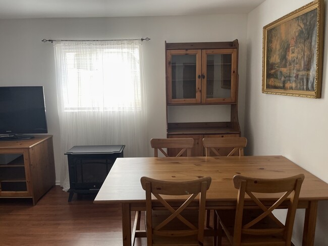 Building Photo - 7825 Banks St