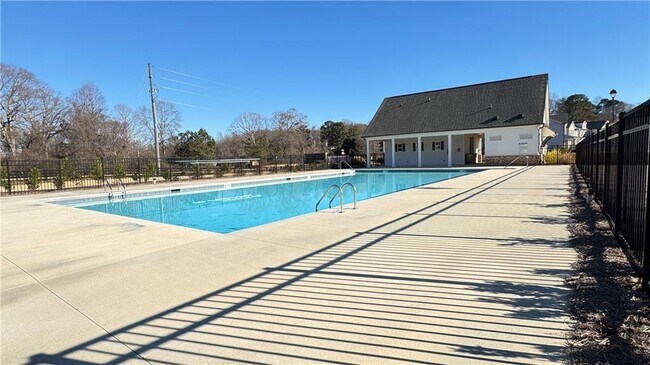 Building Photo - 5401 Bancroft Ln