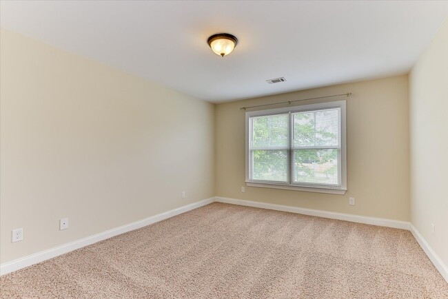 Building Photo - 4215 Windslow Dr