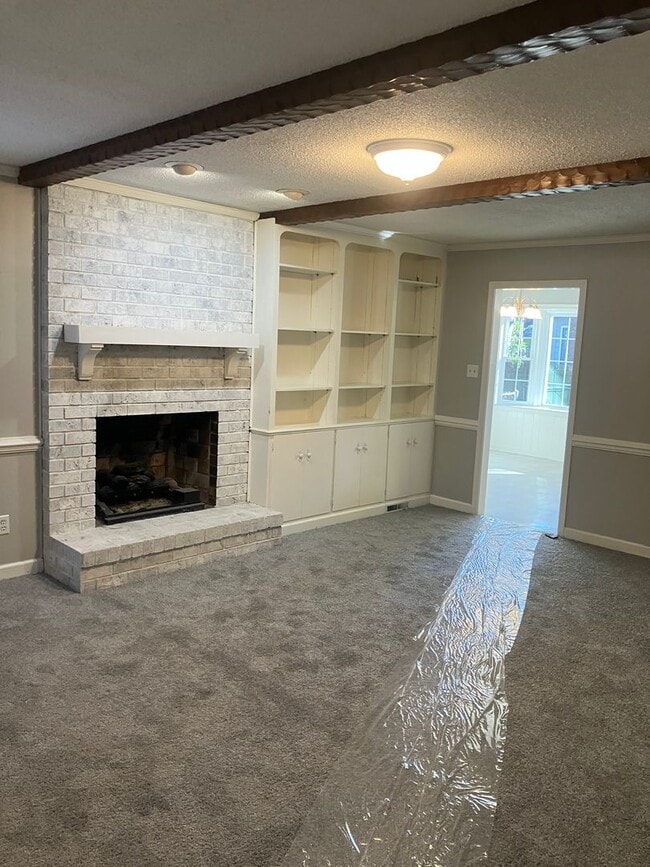 Building Photo - 1018 Jefferson Rd