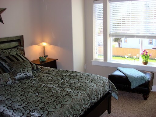Building Photo - 3BDRM 2.5BTH Condo Duplex, Attached Garage...