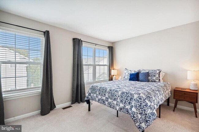 Building Photo - 5310 Chieftain Cir