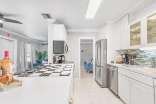 Building Photo - 708 SW 12th Ave