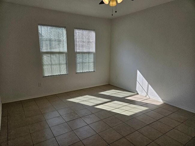 Building Photo - 105 Ila St