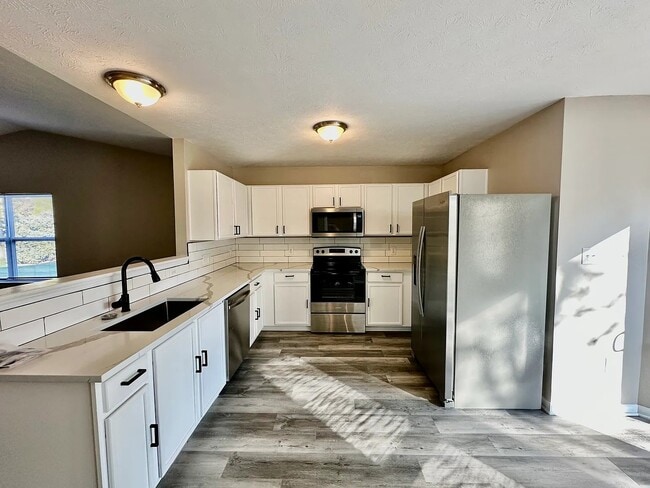 Building Photo - 13389 Kimberlite Dr