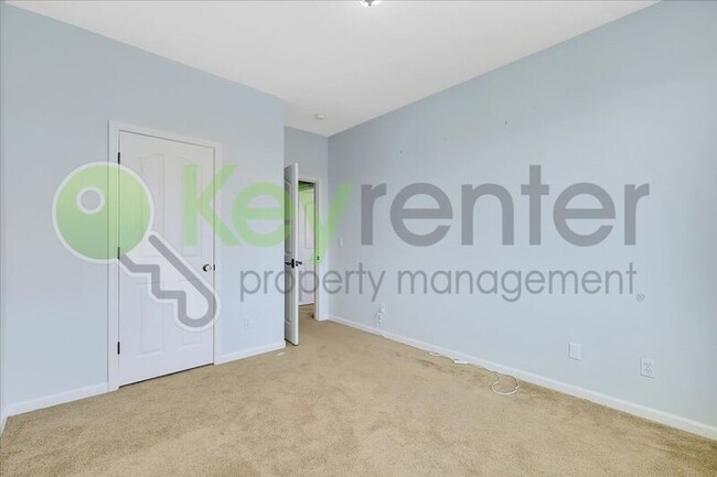 Building Photo - 6820 Cherry Ridge Cir