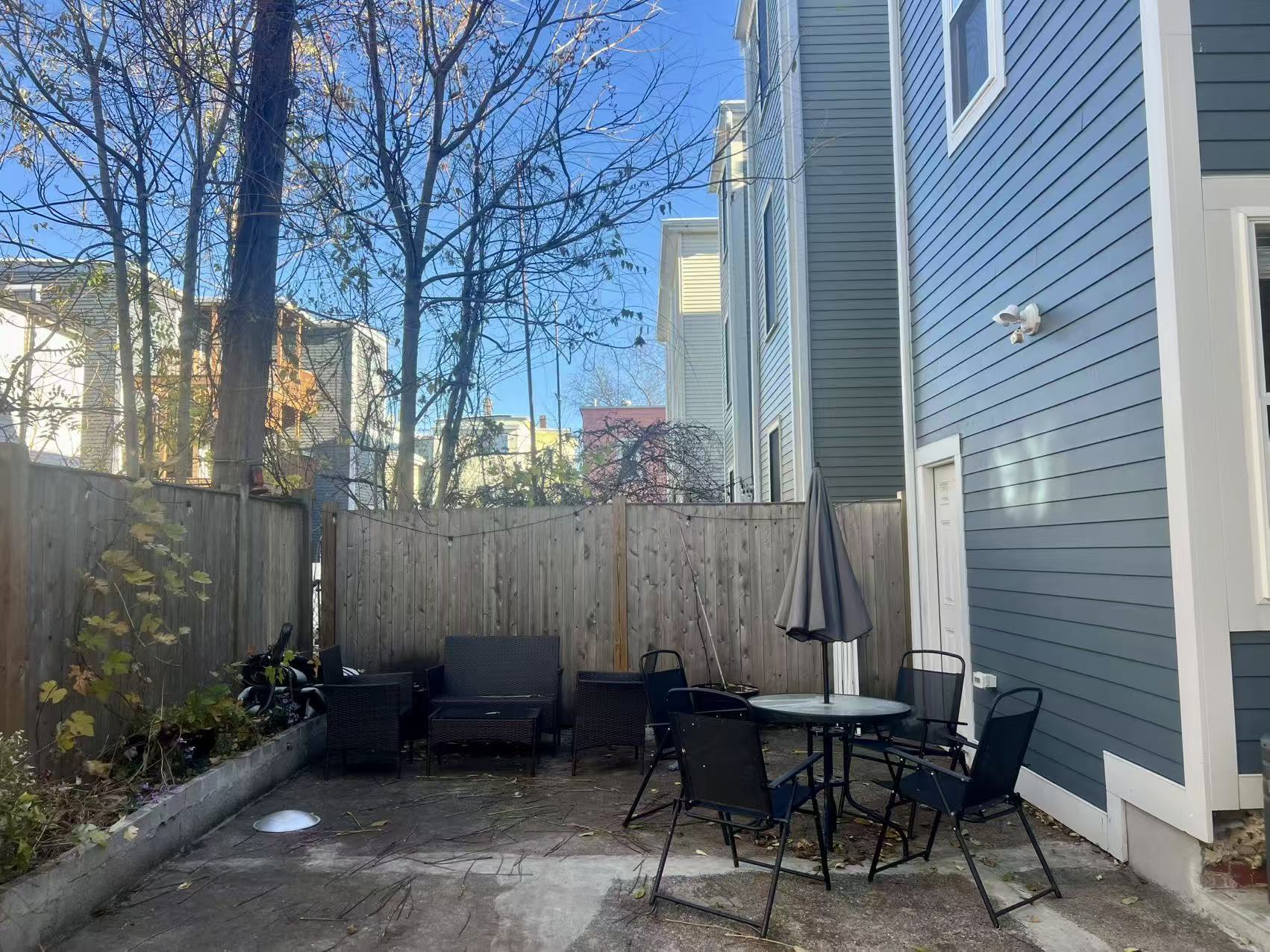 Building Photo - 19 Plymouth St