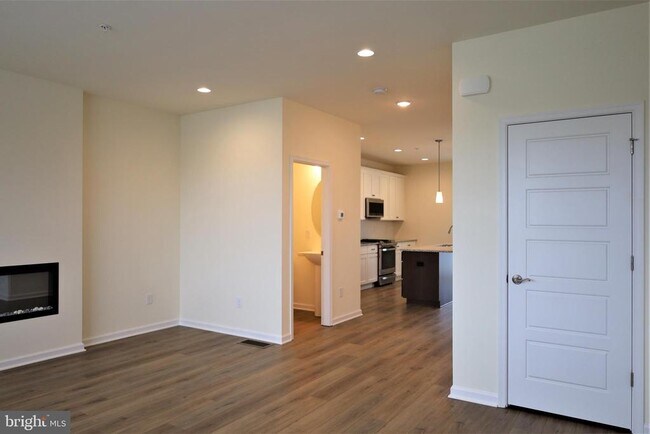Building Photo - 61 Becker Dr