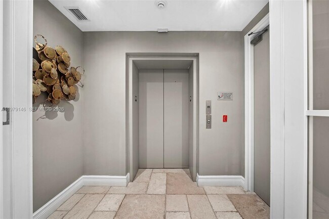 Building Photo - 5801 Collins Ave