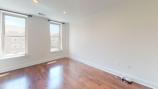 Building Photo - Modern Logan Circle One Bedroom W/Sleek Ki...