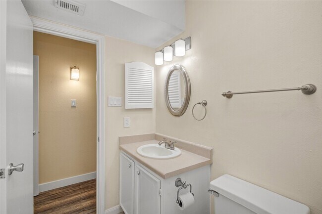 Building Photo - 11540 Chimney Rock Rd