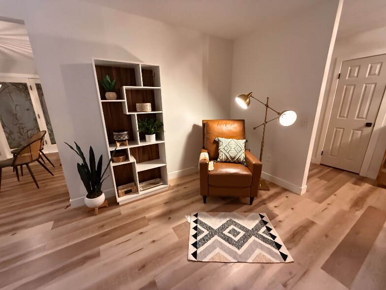 Building Photo - 942 Ruby Dr