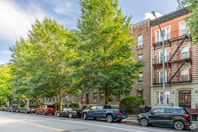 Building Photo - 392 St Johns Pl
