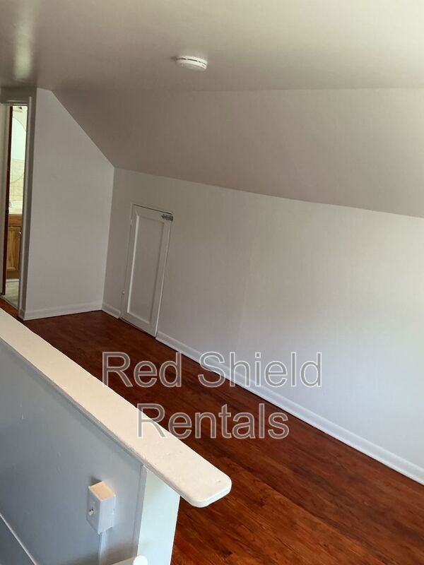 Building Photo - 210 Perrin St