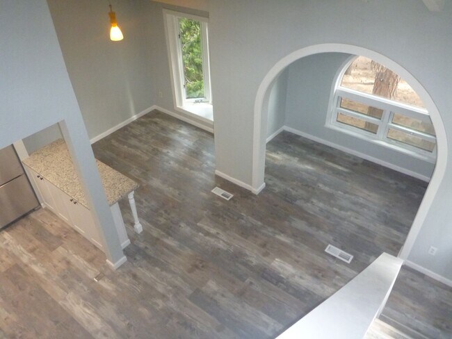 Building Photo - 1047 War Bonnet Way