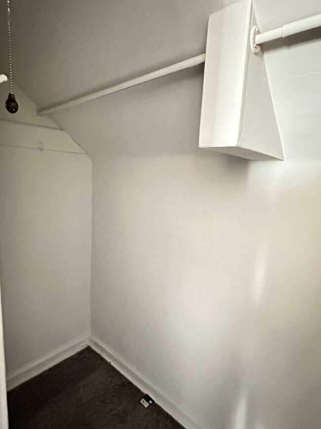 Building Photo - 2800 Woodpipe Ln