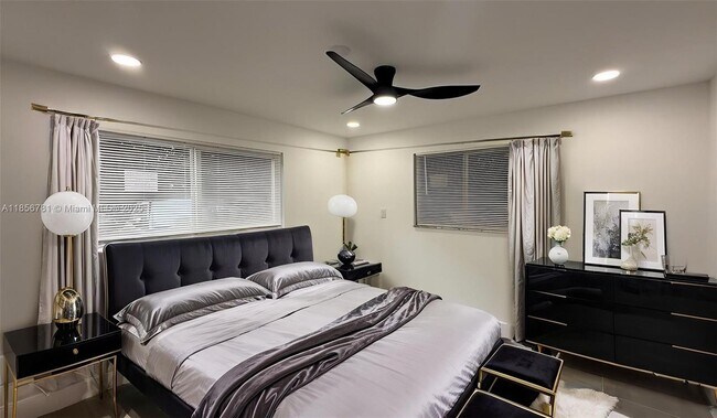 Building Photo - $3,050MONTHLY;315 N 26TH AVE #417 HOLLYWOO...