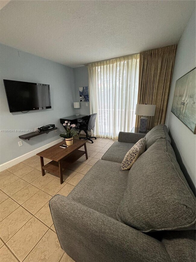 Building Photo - 2951 S Bayshore Dr