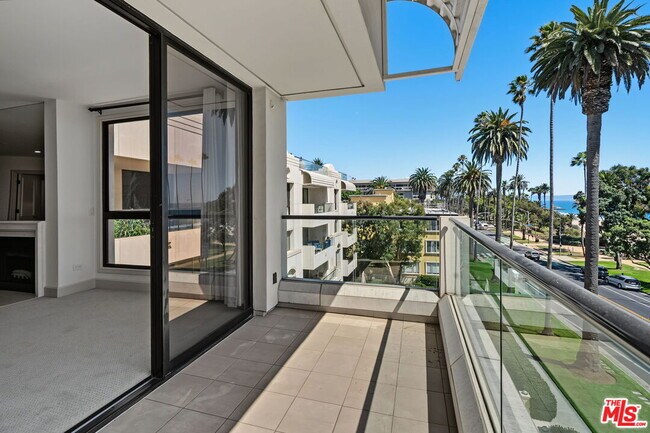 Building Photo - 701 Ocean Ave