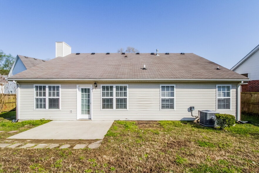 Building Photo - 102 Rushing Water Ct