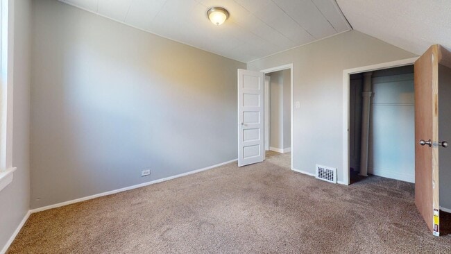 Building Photo - Clark / Fulton Area - 3 Bedrooms - 1 Bath - Single Family Home