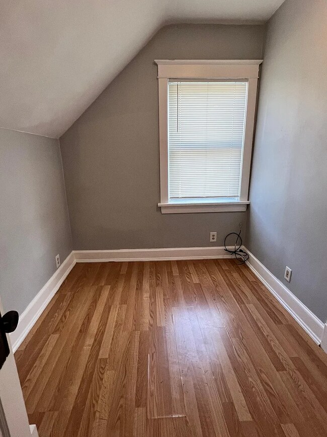 Building Photo - 4813 W 5th St