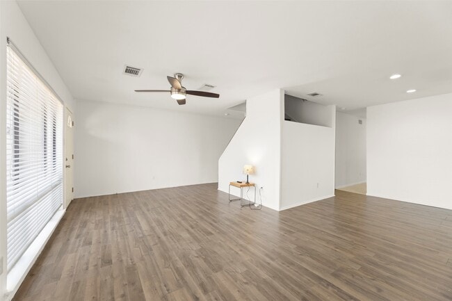 Building Photo - 2329 Briarwest Blvd