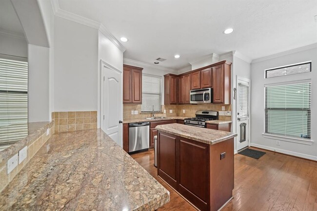 Building Photo - 1846 Woodbend Village Ct
