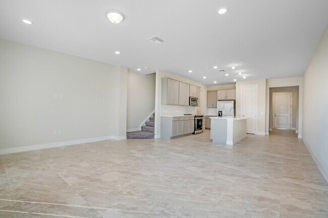 Building Photo - 8656 Escue St