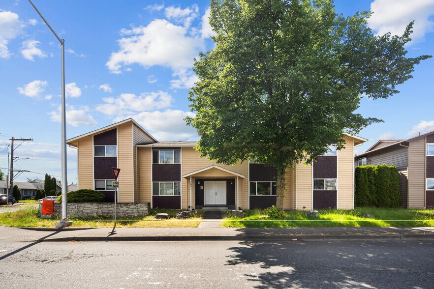 Building Photo - 1601 Norpoint Way NE