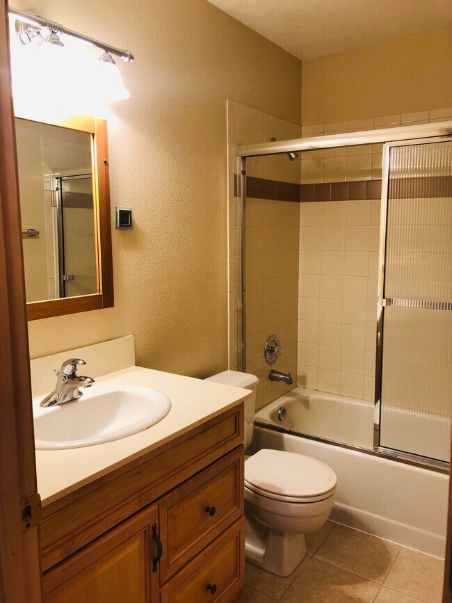 Building Photo - 4774 N Waterfront Way