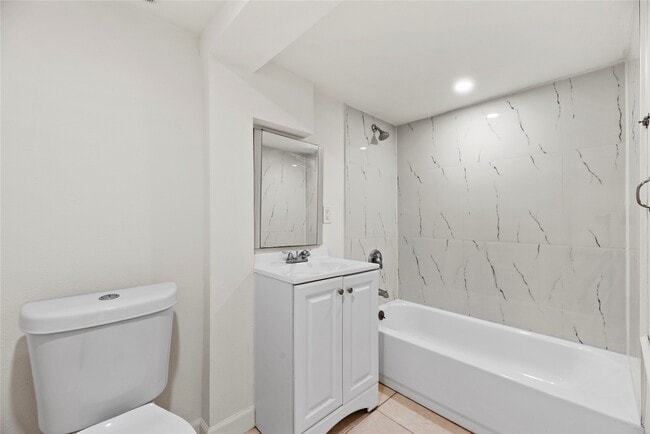 Building Photo - 2206 Avenue M