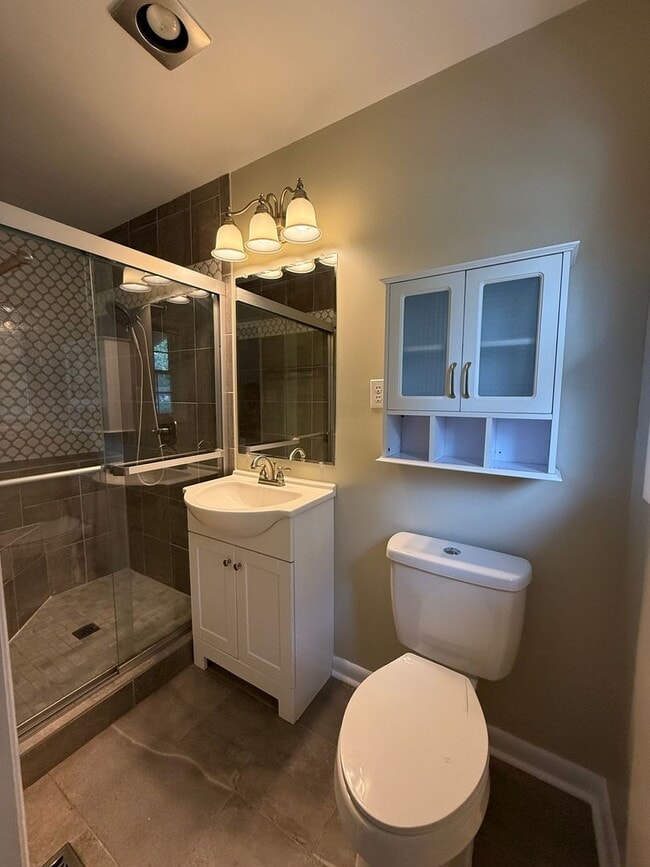 Building Photo - 300 Talbert Dr