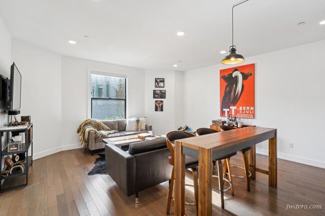 Building Photo - 919 Vallejo St