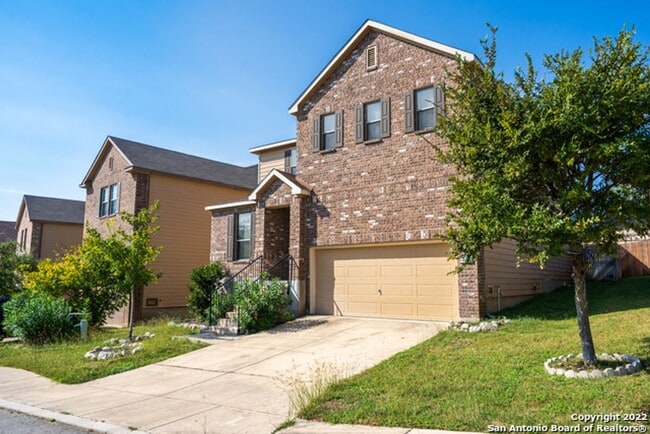 Building Photo - Comfortable Living in a Gated Community Near It All