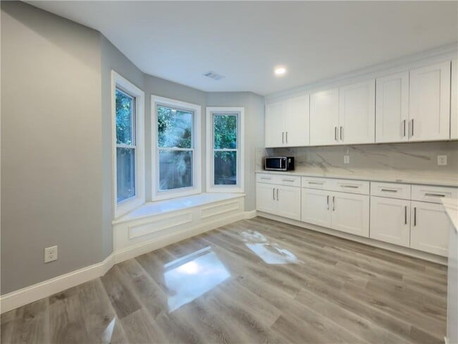 Building Photo - 528 Parkstone Ln