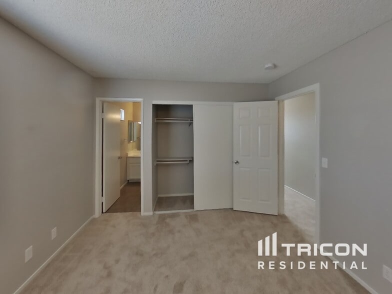 Building Photo - 1004 Bird Springs Dr
