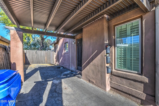 Building Photo - 384 E Windsor Ave