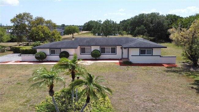 Building Photo - 24595 SW 147th Ave