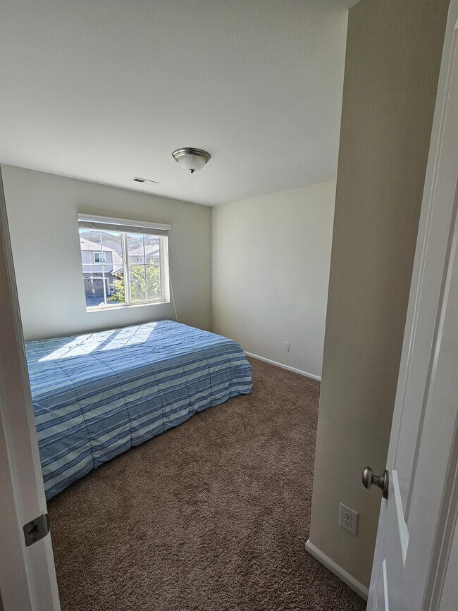 Building Photo - 2417 Fiddleback St NE