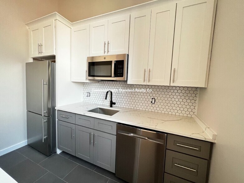 Building Photo - 1661-1663 Washington St. Unit 308