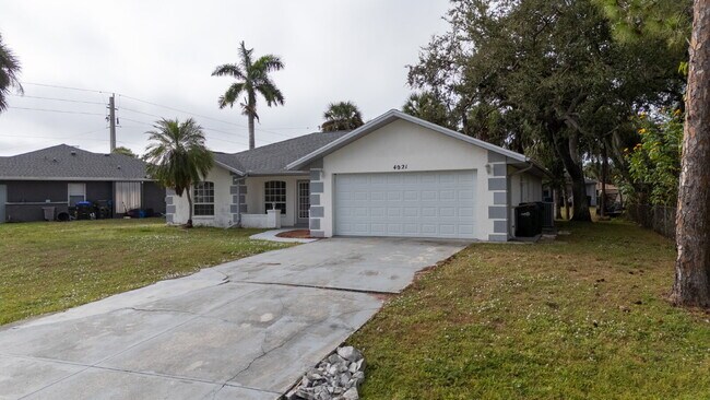 Building Photo - RENT THIS HOME WITH ZERO DEPOSIT