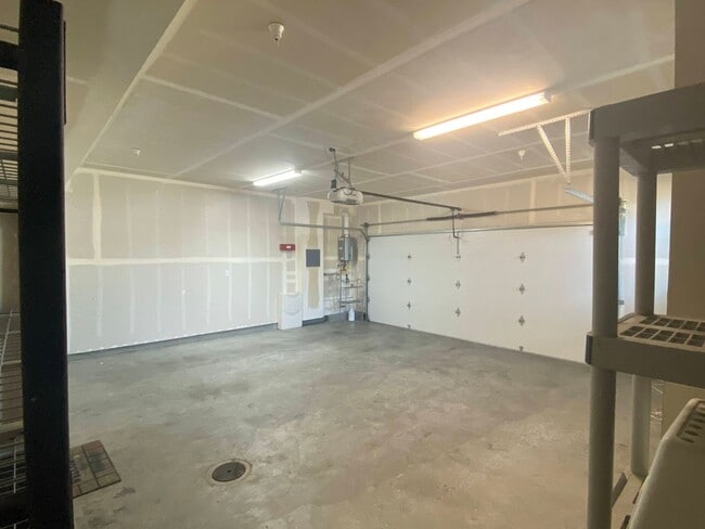 Building Photo - Available soon is the IDEAL TOWNHOUSE for ...
