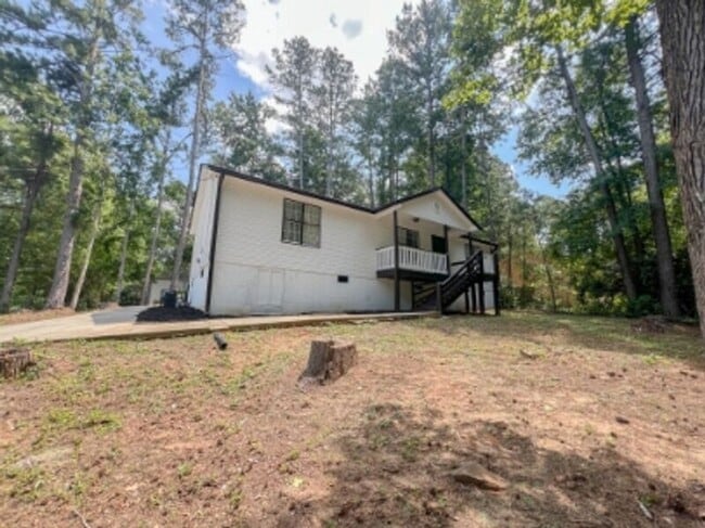 Building Photo - 7155 Pineneedle Dr SW